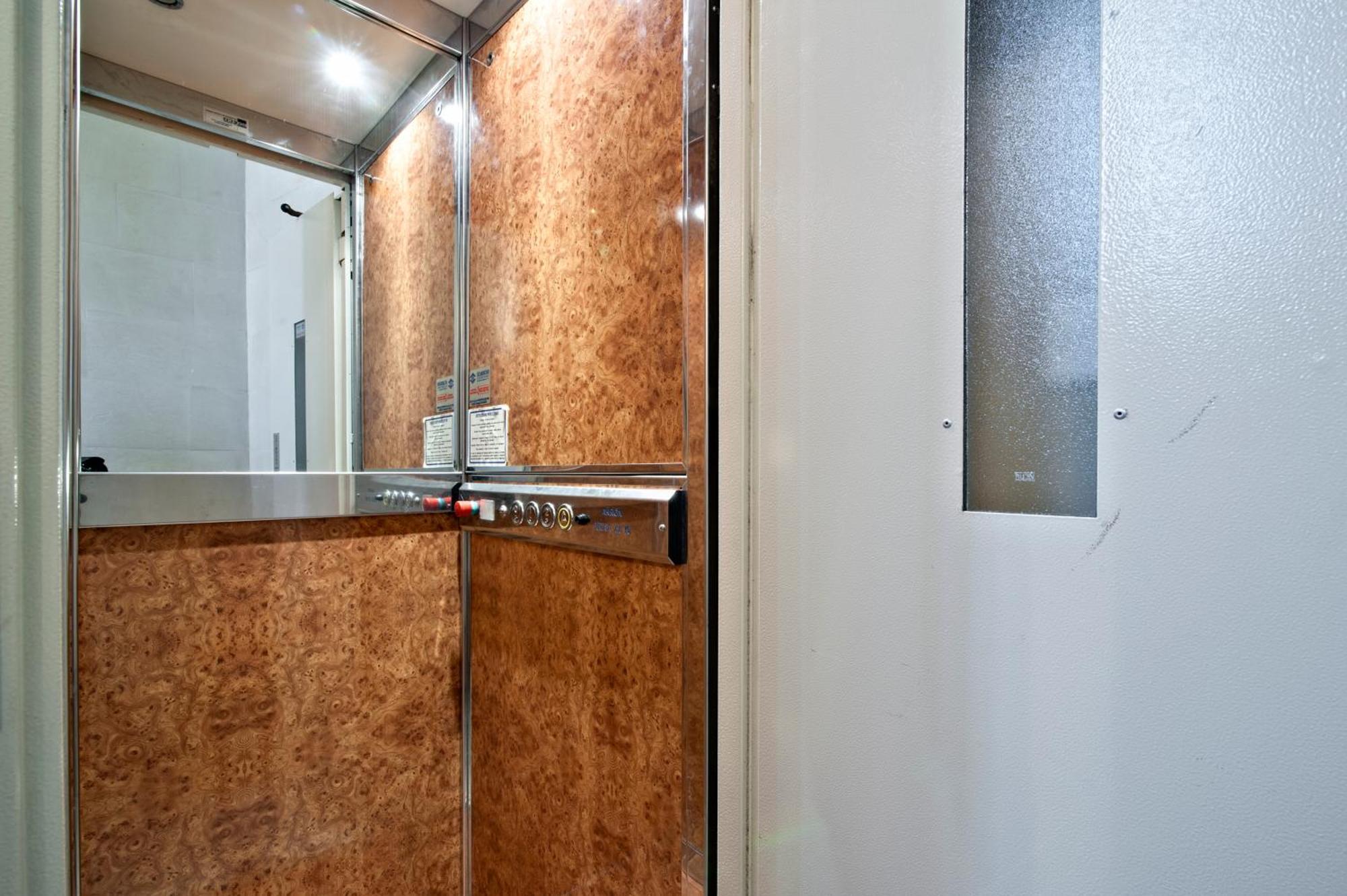 The Golden Hour, Luxury Apartment With A Panoramic View Lecce Exterior photo
